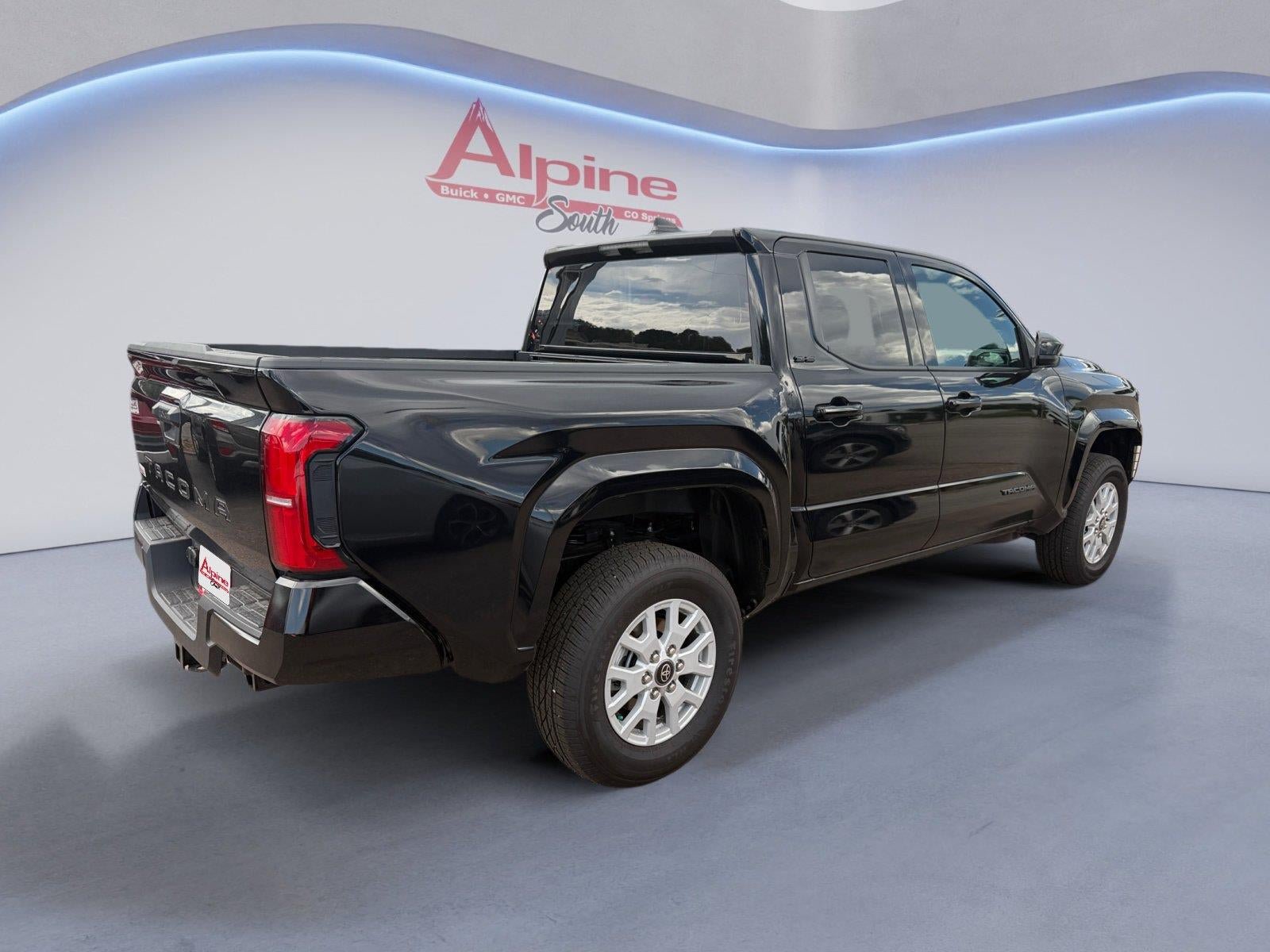 Used 2026 Toyota Tacoma SR5 AWD/4WD image 5