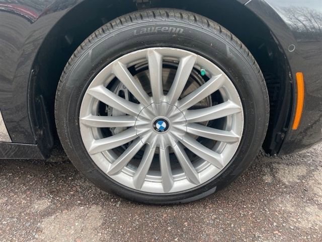 Used 2022 BMW 740i xDrive w/ Premium Package image 16