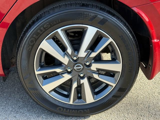 Used 2025 Nissan Versa SV w/ Trunk Package image 30