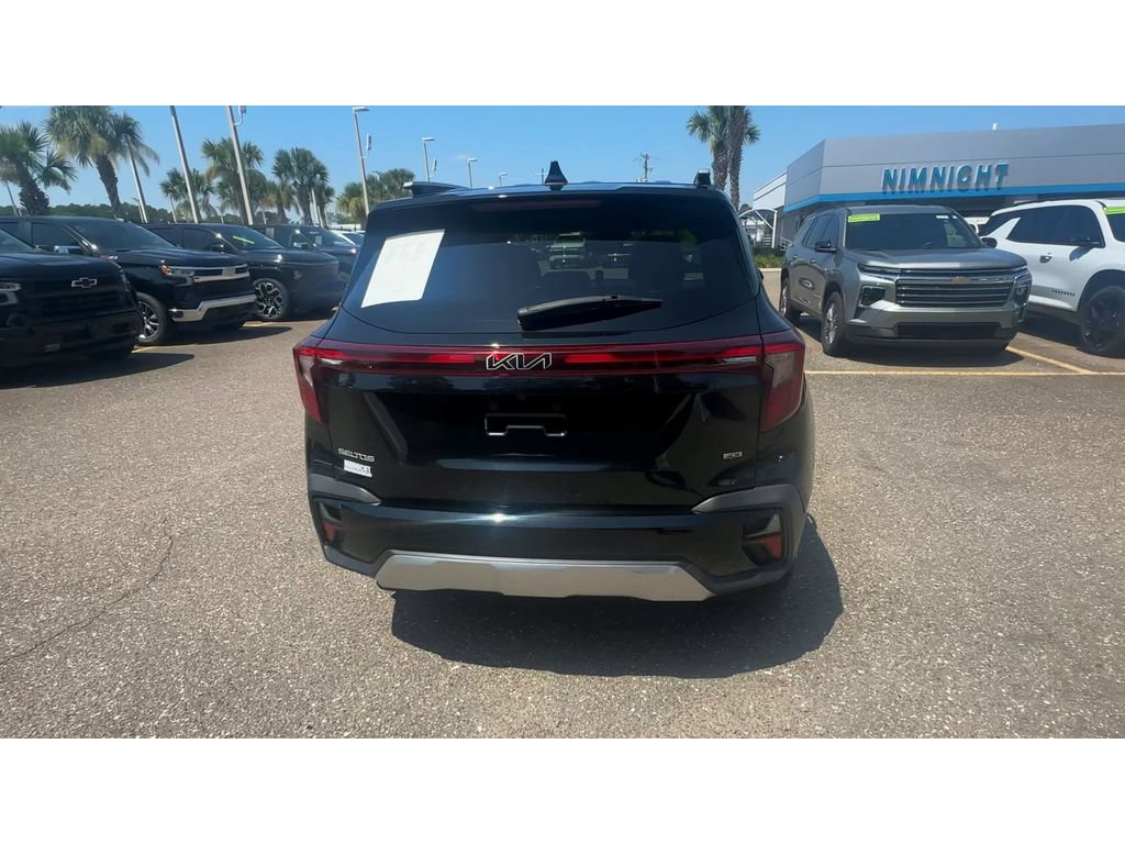 Used 2024 Kia Seltos EX AWD/4WD image 3