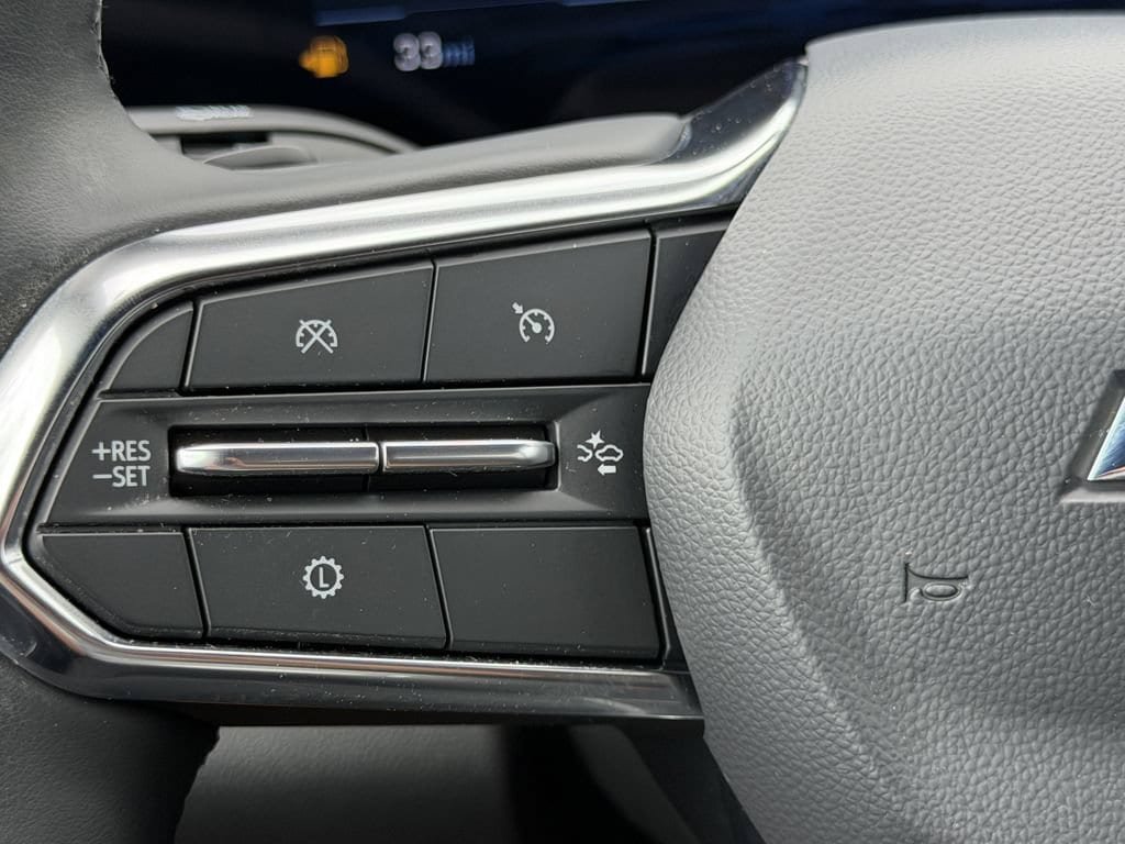 Used 2026 Chevrolet Equinox LT FWD image 32