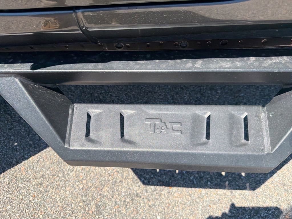 Used 2022 Jeep Gladiator Rubicon w/ Cold Weather Group AWD/4WD image 17