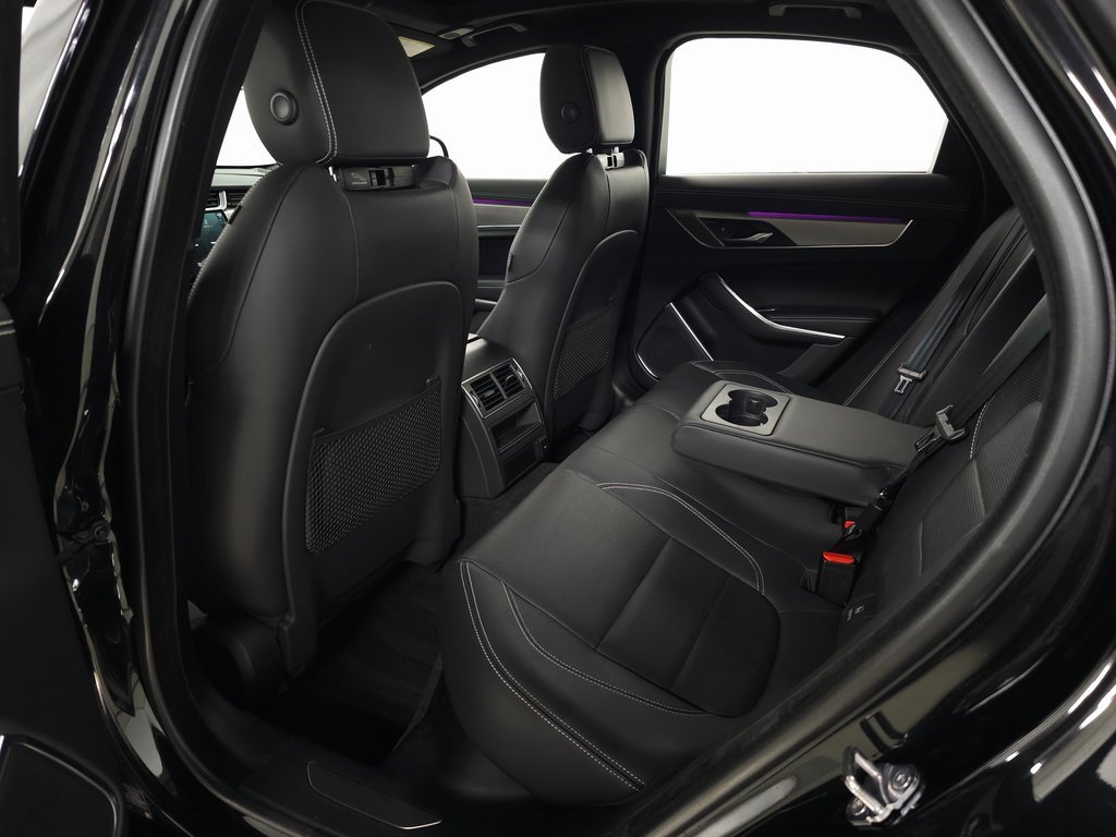 Used 2022 Jaguar XF R-Dynamic SE image 39