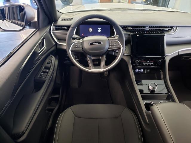 New 2025 Jeep Grand Cherokee L Laredo w/ Luxury Tech Group I image 16