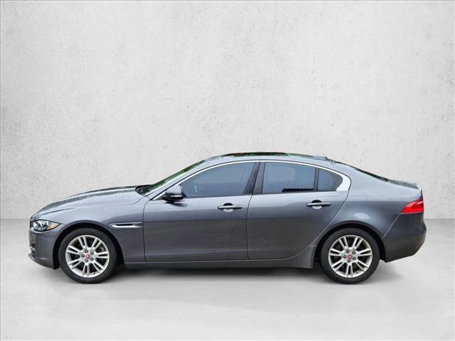Used 2017 Jaguar XE Premium RWD image 8