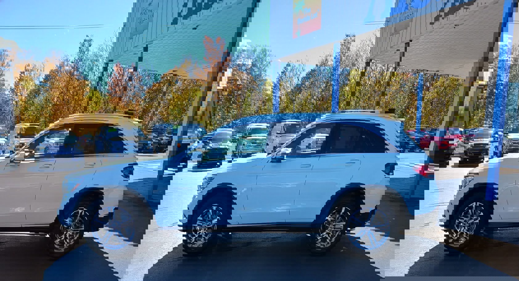 Used 2021 Mercedes-Benz GLC 300 4MATIC image 47