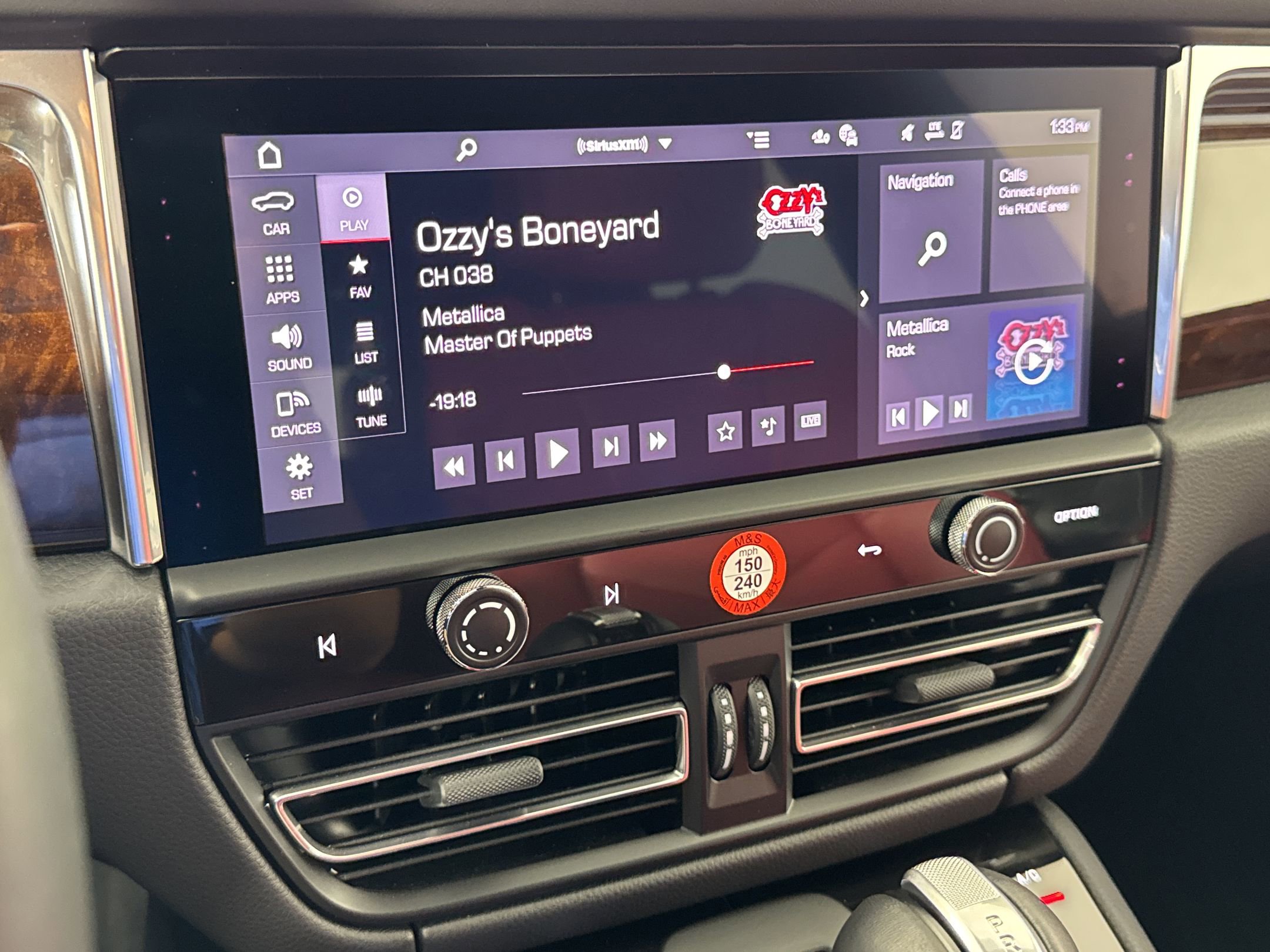 Certified 2025 Porsche Macan GTS image 23