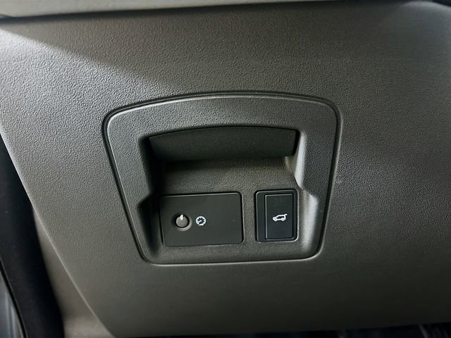 Used 2026 Land Rover Range Rover Velar S image 32