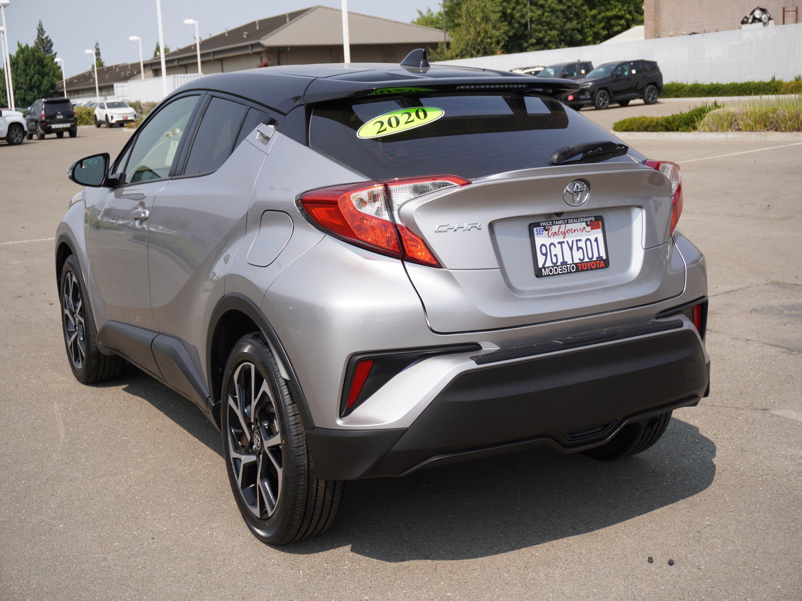 Used 2020 Toyota C-HR XLE FWD image 8