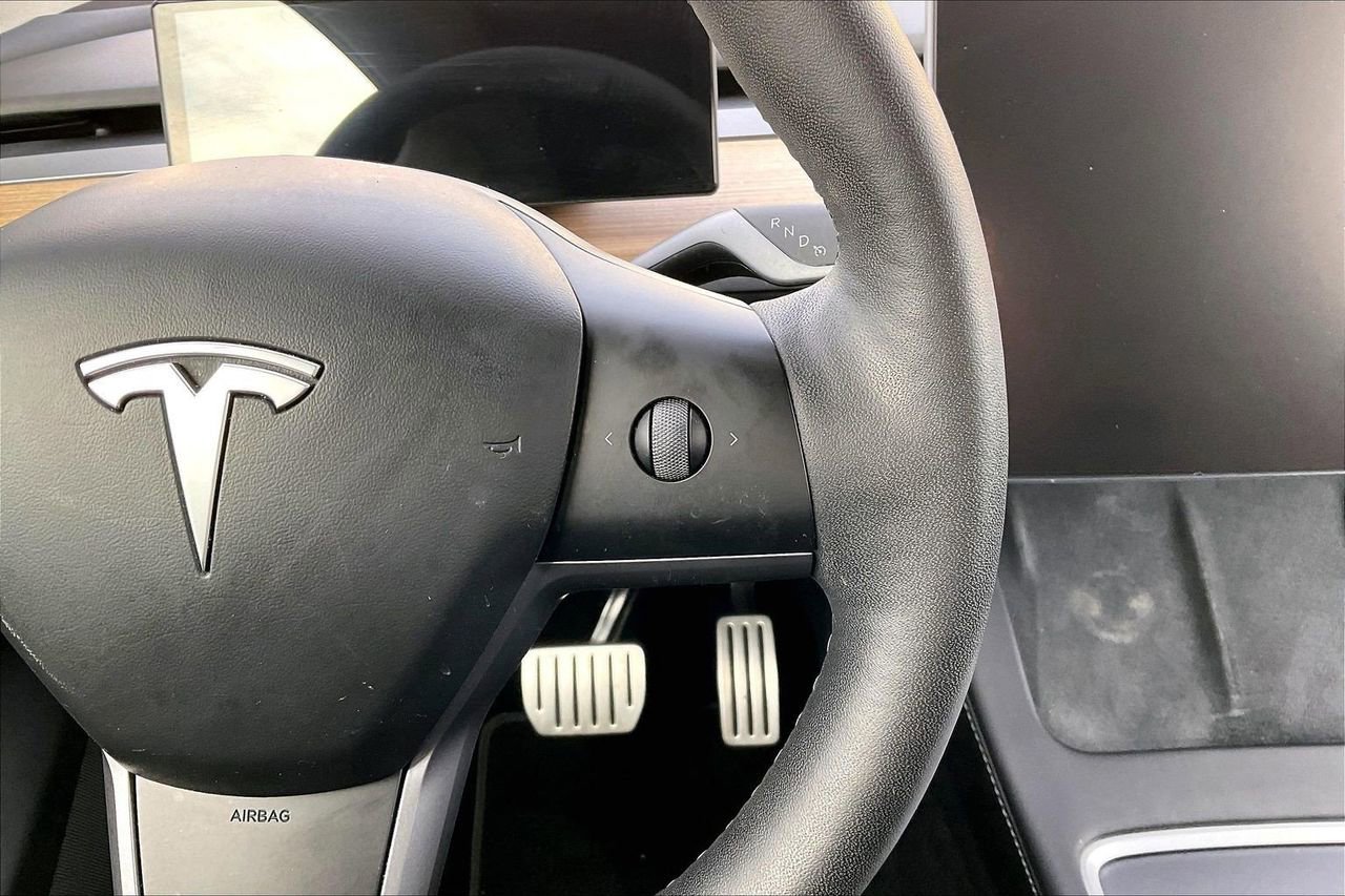 Used 2023 Tesla Model Y Performance image 30