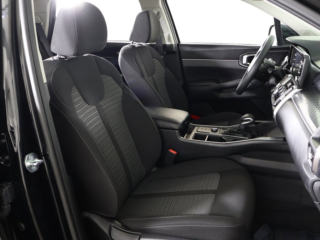 Used 2023 Kia Sorento LX image 29