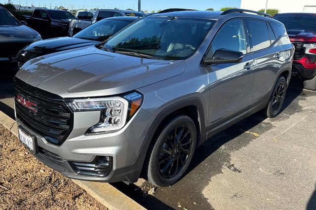 Used 2023 GMC Terrain SLT w/ Elevation Edition FWD image 8