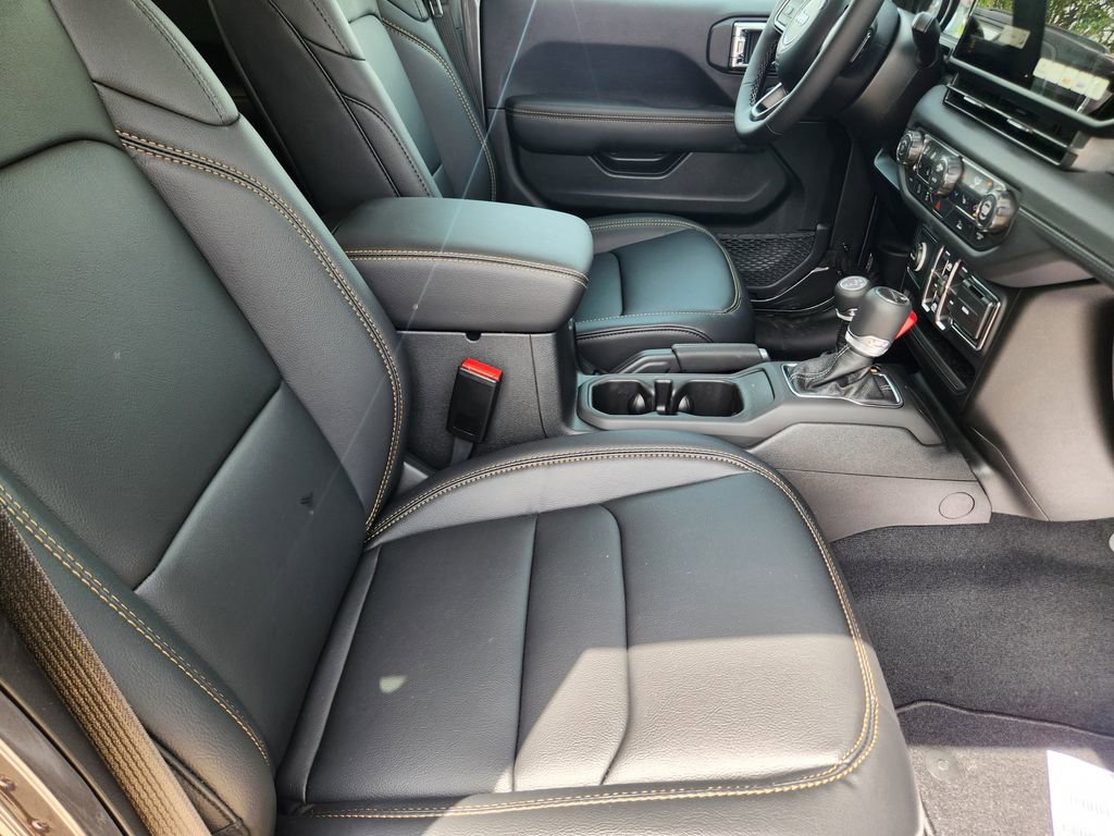 New 2026 Jeep Gladiator Sport AWD/4WD image 9