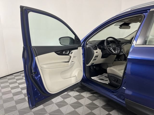 Used 2022 Nissan Rogue Sport SV FWD image 18