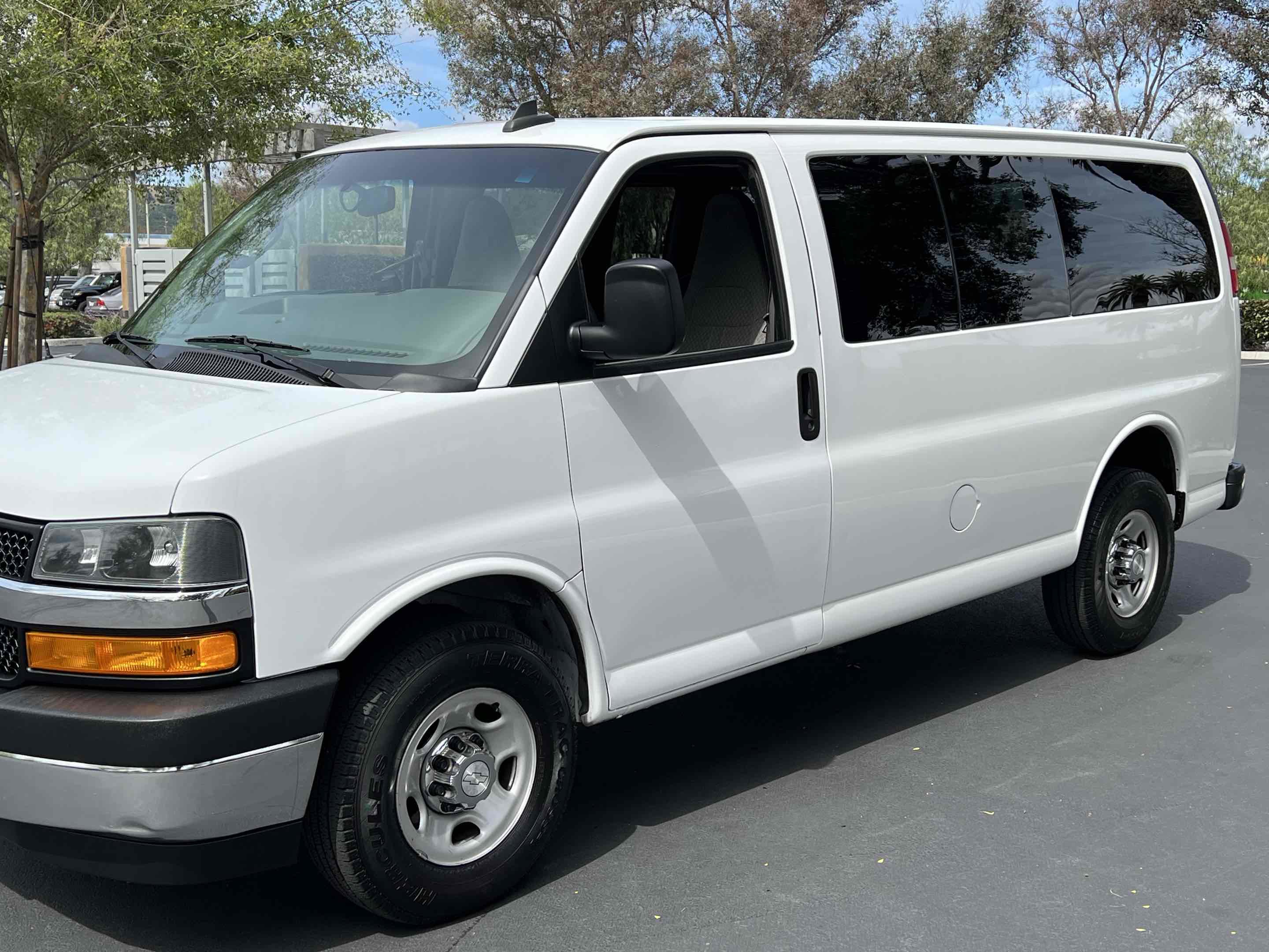 Used 2018 Chevrolet Express 3500 LT w/ LT Preferred Equipment Group RWD image 45