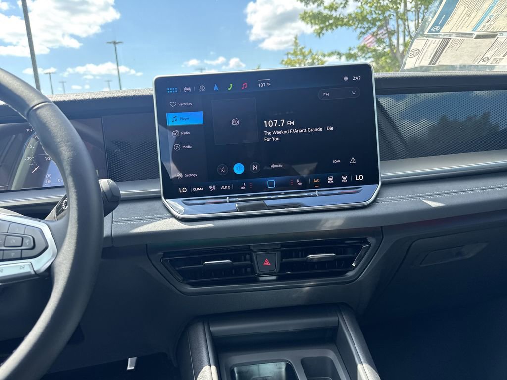 New 2025 Volkswagen Tiguan SE image 14