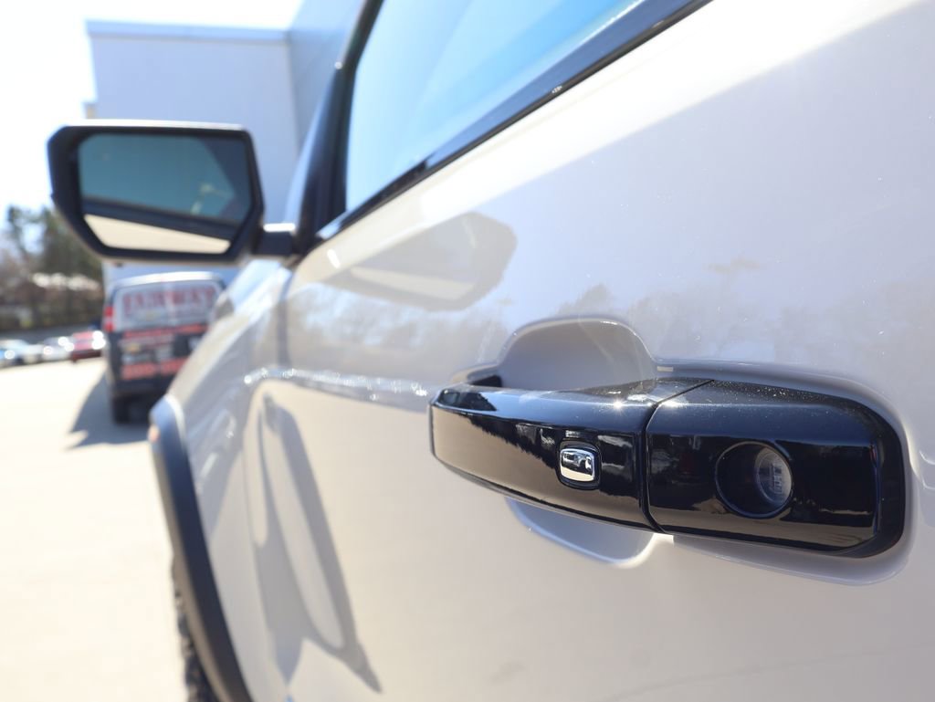 New 2026 GMC Canyon AT4X w/ AT4X AEV Edition image 11