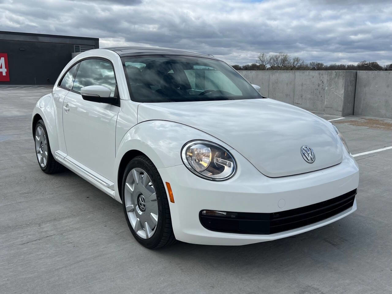 Used 2013 Volkswagen Beetle 2.5 image 3