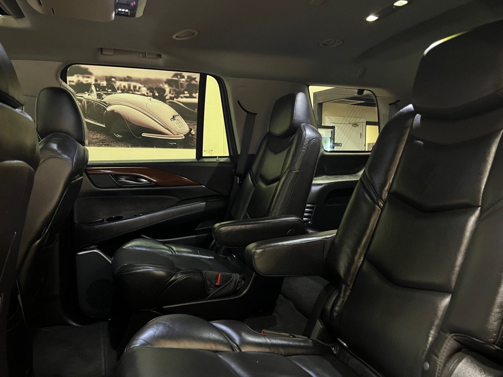 Used 2018 Cadillac Escalade Luxury RWD image 21