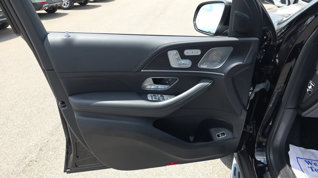 Certified 2022 Mercedes-Benz GLS 63 AMG 4MATIC image 11