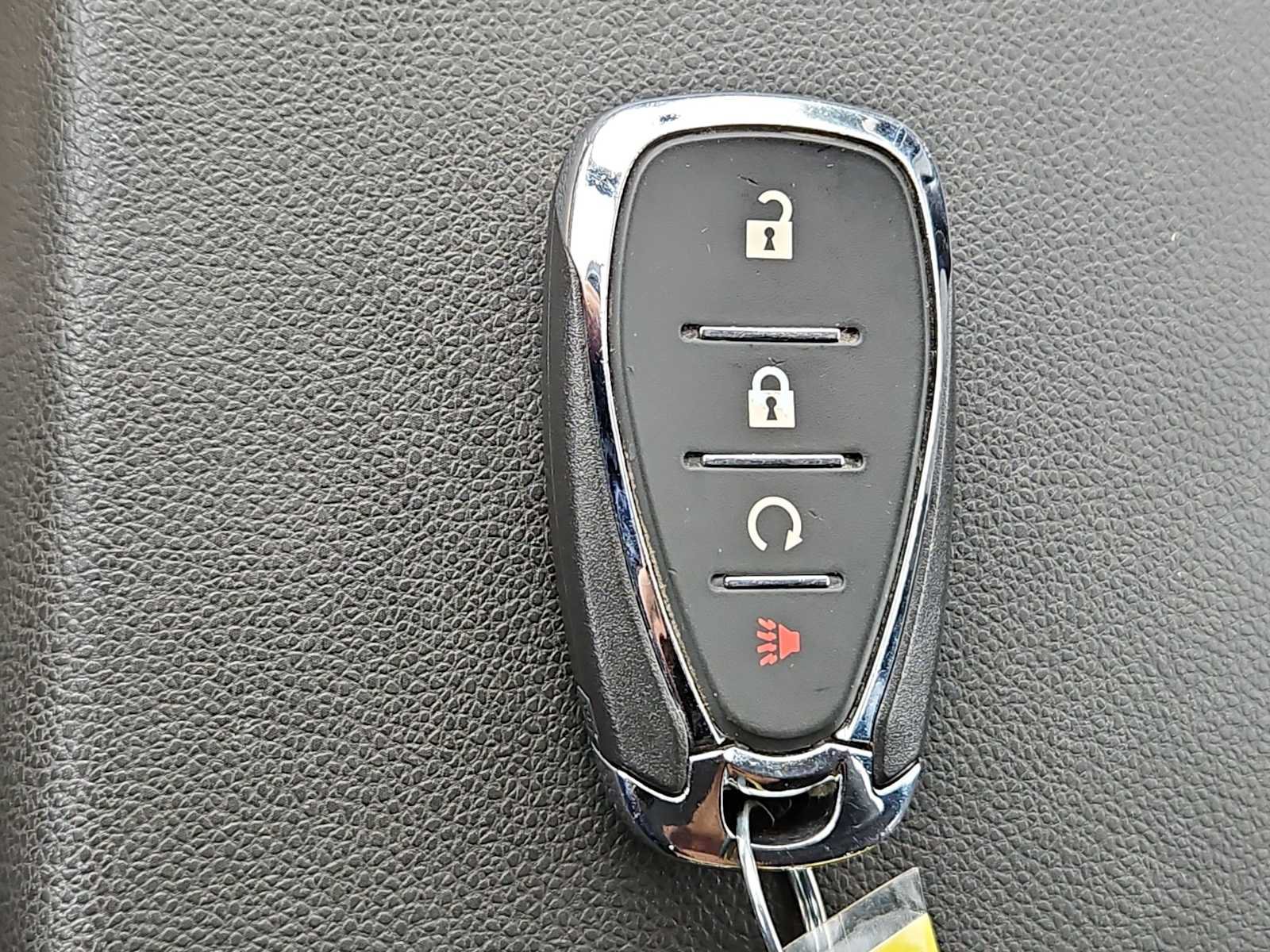 Used 2025 Chevrolet Trax LT FWD image 34