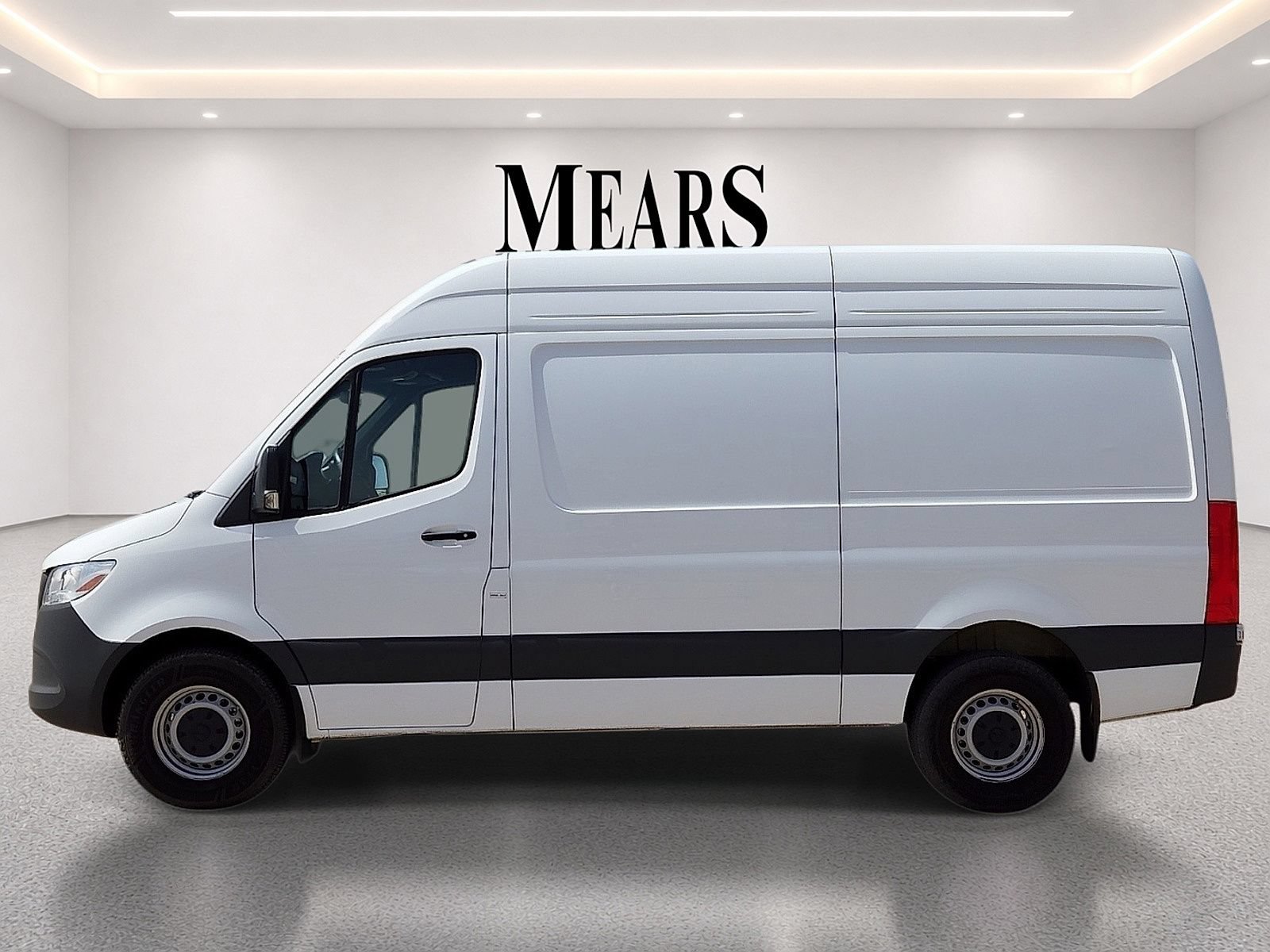 Used 2025 Mercedes-Benz Sprinter 2500 image 2