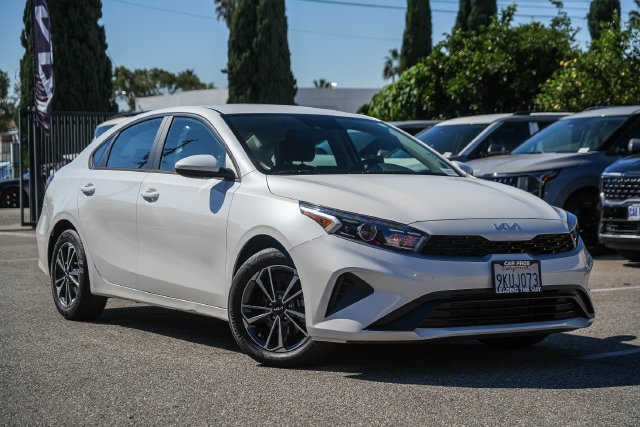 Certified 2024 Kia Forte LXS FWD image 2