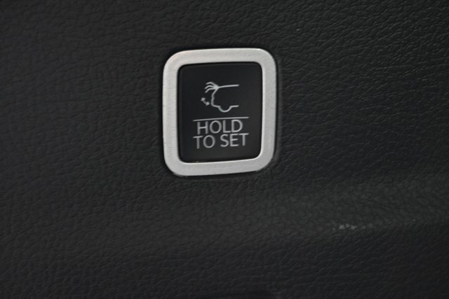 Used 2024 Jeep Grand Wagoneer L Series III image 13