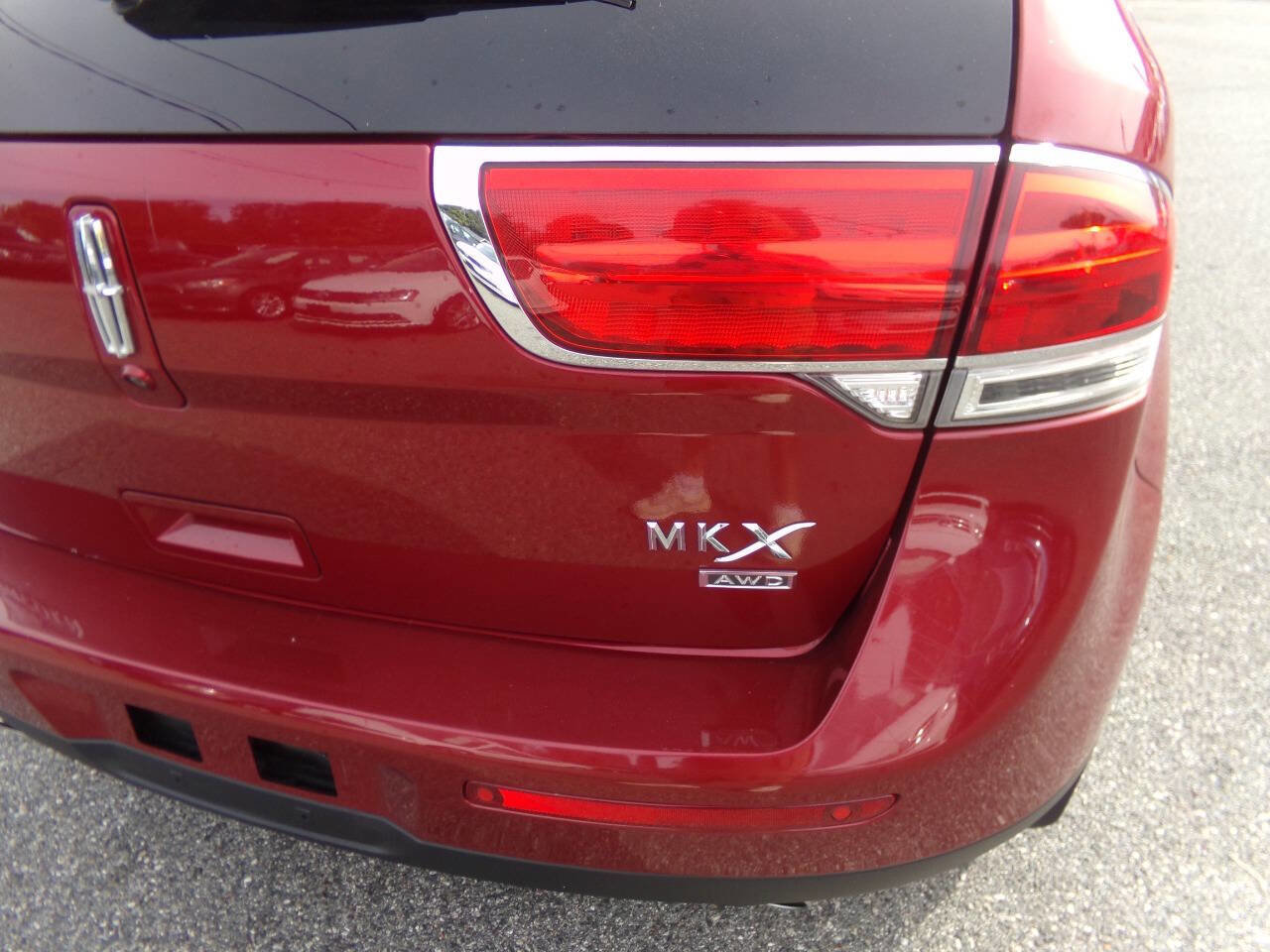 Used 2015 Lincoln MKX AWD w/ Equipment Group 102A image 11