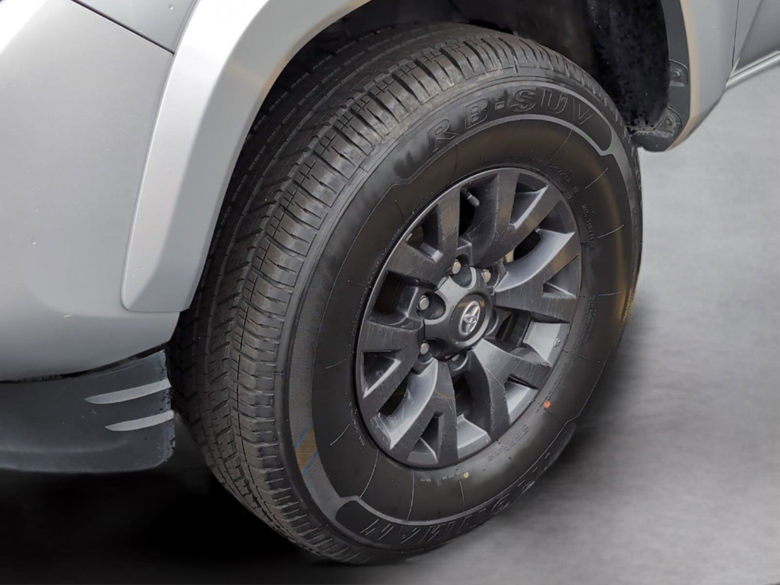 Used 2023 Toyota Tacoma SR5 AWD/4WD image 34