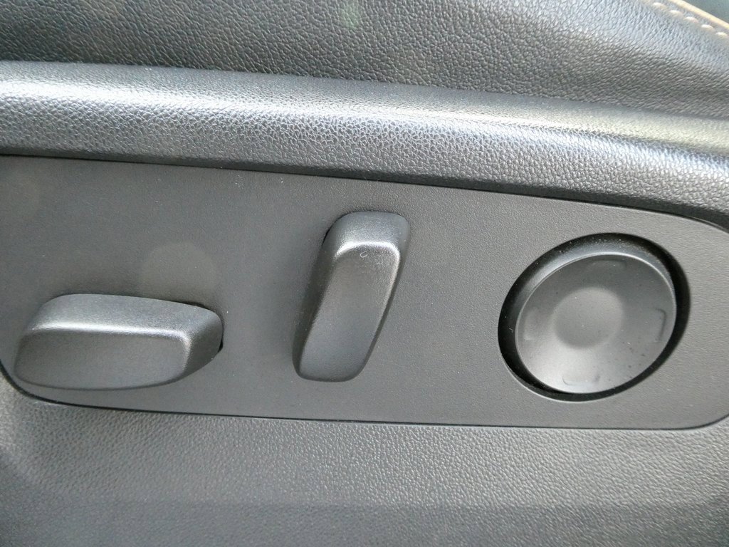 Used 2021 GMC Yukon AT4 w/ AT4 Premium Plus Package image 29