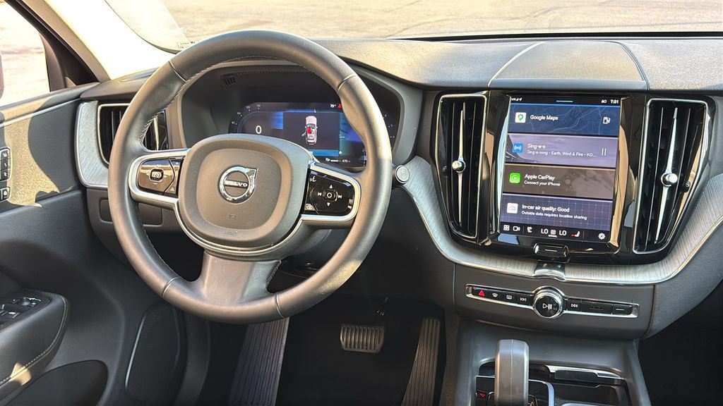 Certified 2025 Volvo XC60 B5 Plus AWD/4WD image 7