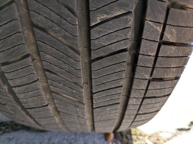 Certified 2025 Ford Explorer Platinum w/ LUX Leather Package image 16