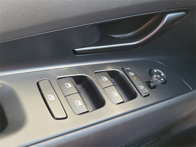 Used 2025 Hyundai Elantra Sport image 15