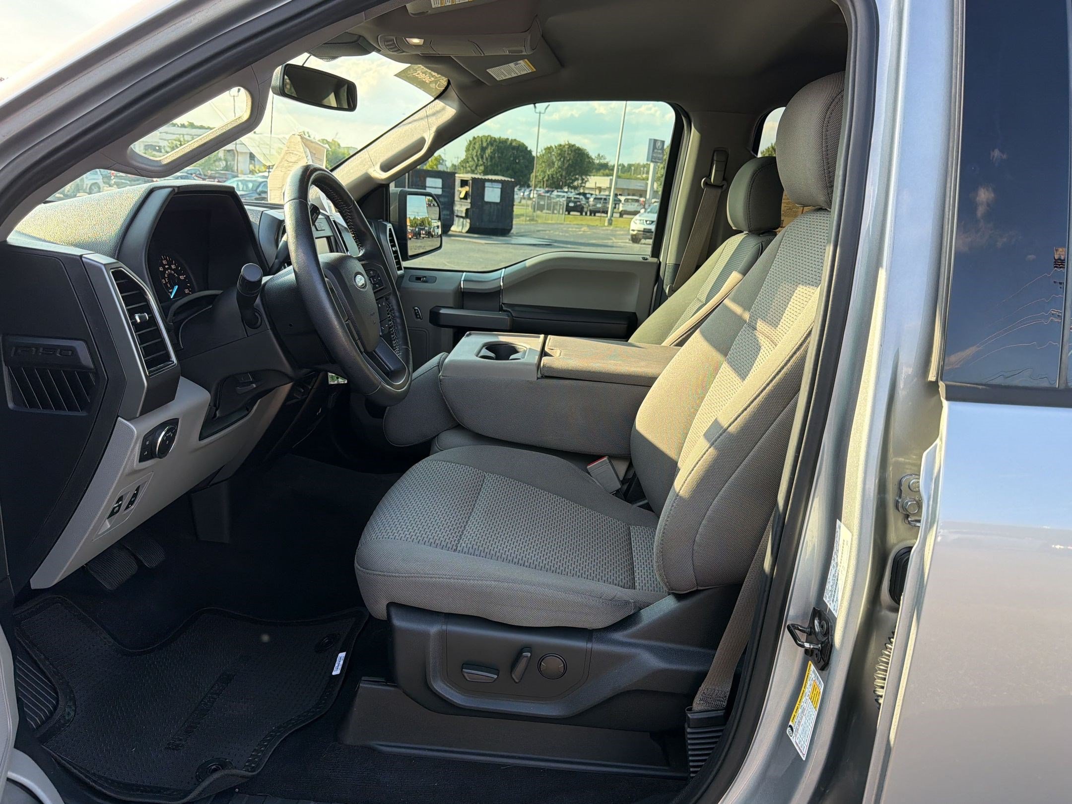 Used 2020 Ford F150 XLT w/ Equipment Group 302A Luxury AWD/4WD image 9