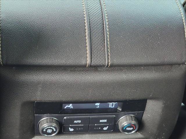 Used 2022 Chevrolet Traverse Premier FWD image 17