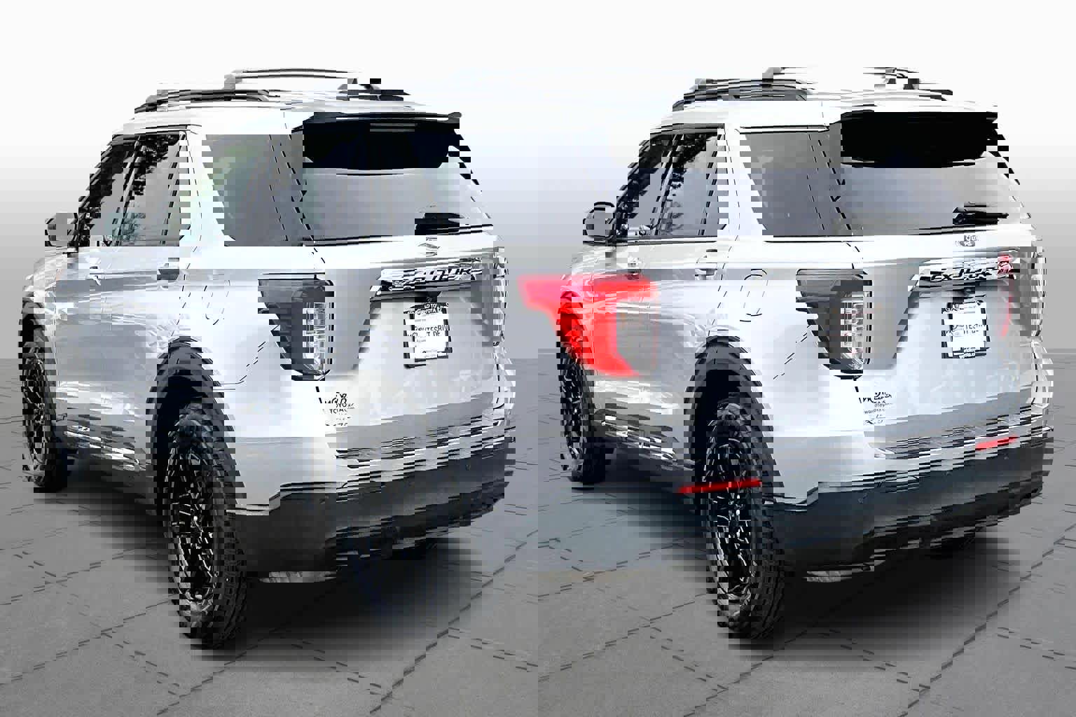 Used 2022 Ford Explorer XLT image 22