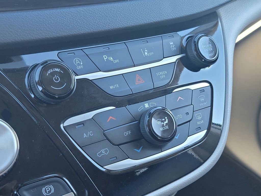 Certified 2023 Chrysler Pacifica Touring-L image 30