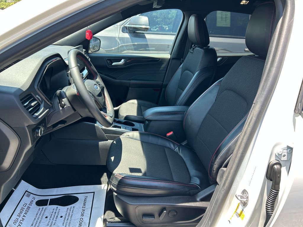 Used 2023 Ford Escape ST-Line w/ Tech Pack #1 AWD/4WD image 11