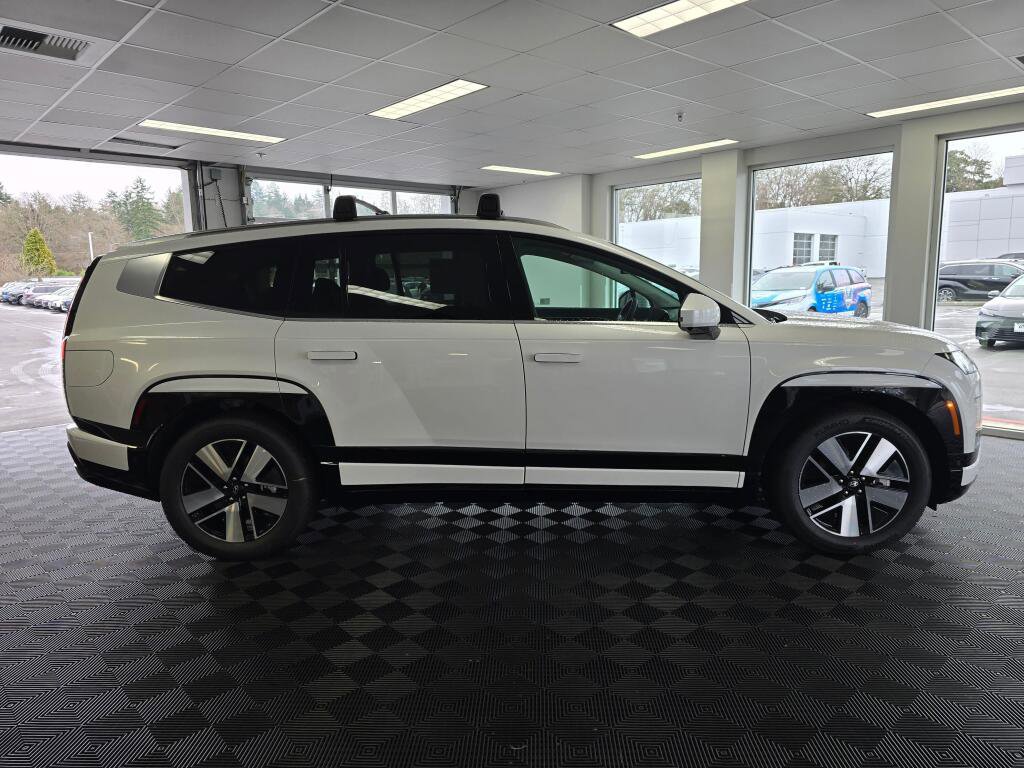 New 2026 Hyundai Ioniq 9 SEL image 3