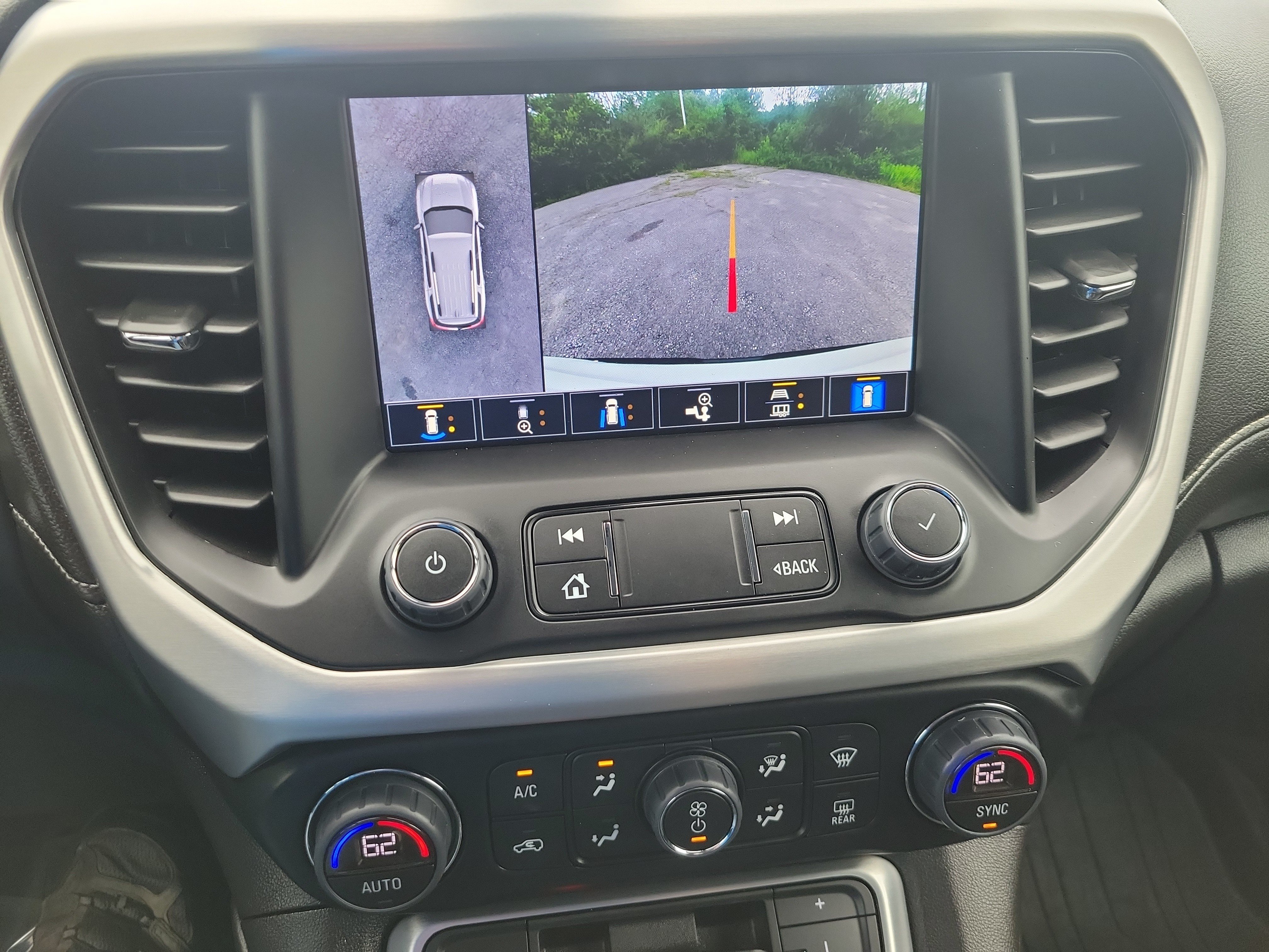Used 2023 GMC Acadia SLT w/ Technology Package AWD/4WD image 27