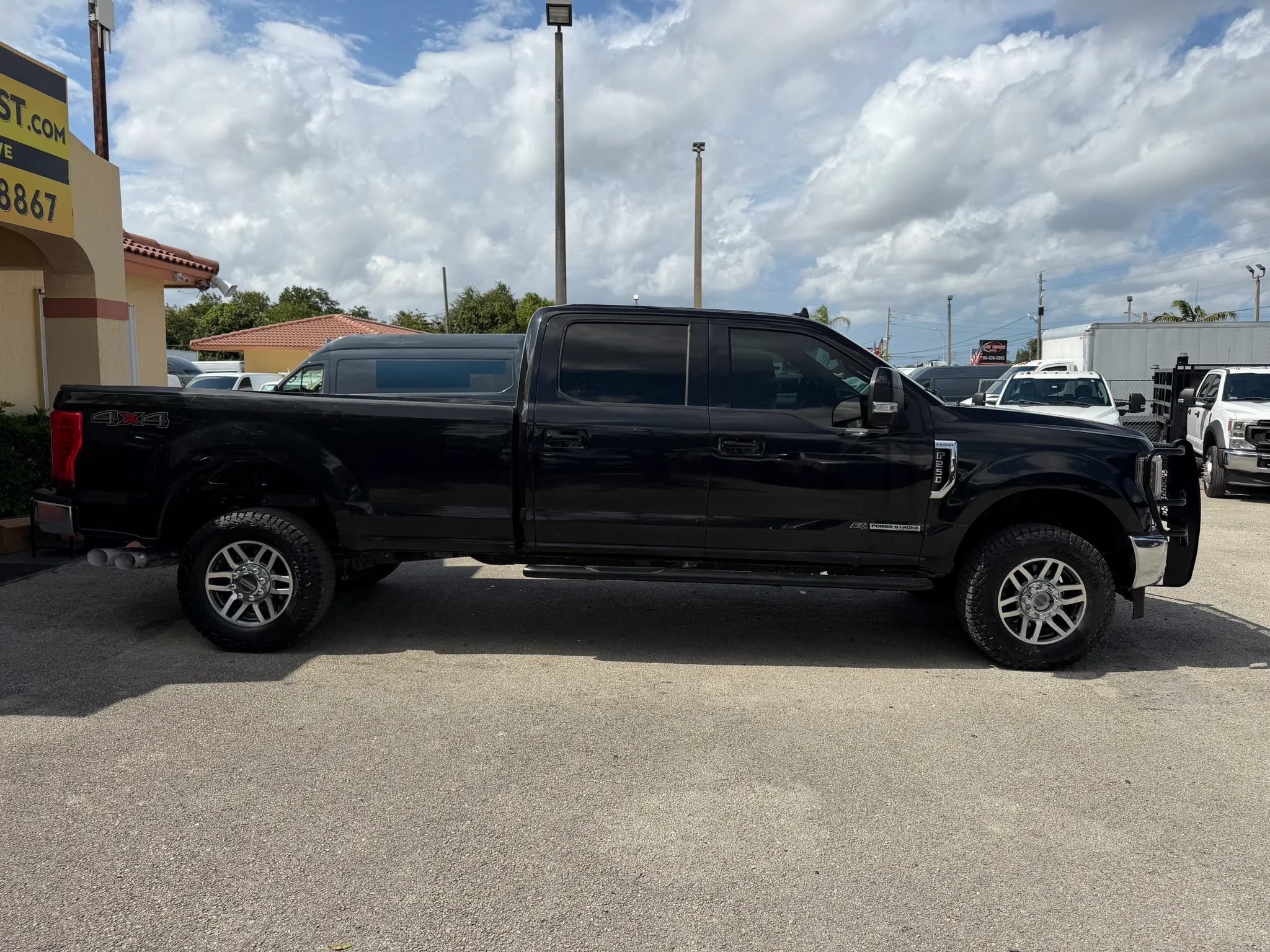 Used 2019 Ford F250 4x4 SuperCrew Lariat w/ Camper Package image 7
