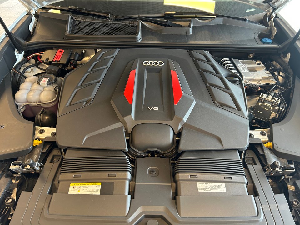 New 2026 Audi SQ8 Prestige image 16