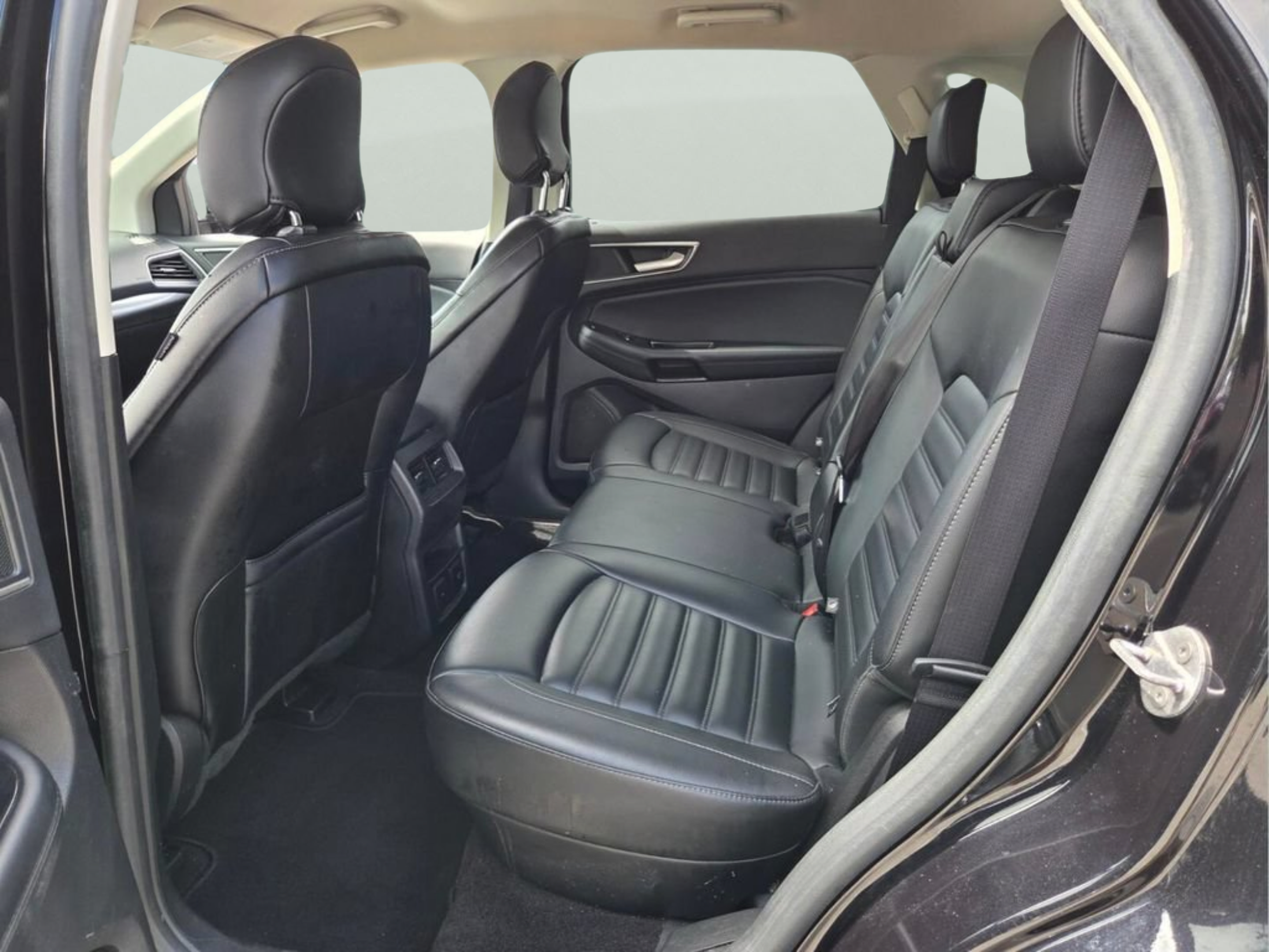 Used 2019 Ford Edge SEL w/ Equipment Group 201A FWD image 10