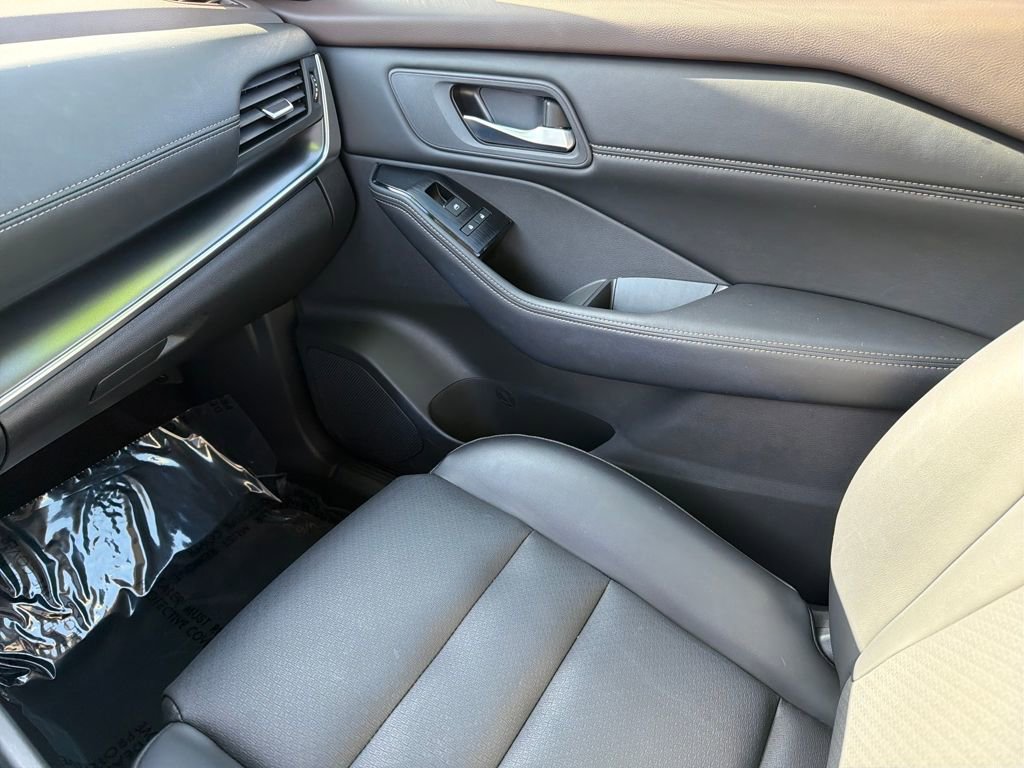 Certified 2023 Nissan Rogue SV w/ SV Premium B Package image 31