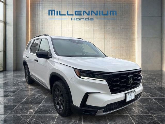 Used 2024 Honda Pilot TrailSport image 22