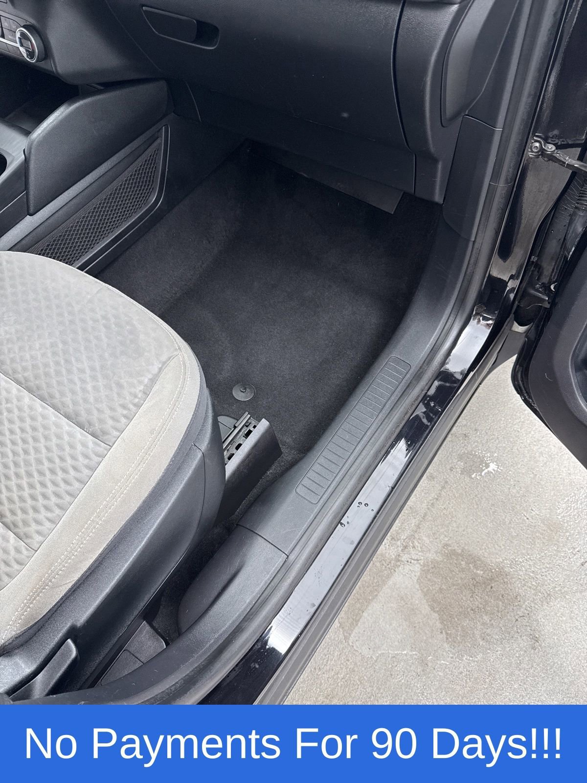 Used 2020 Ford Escape SE image 27