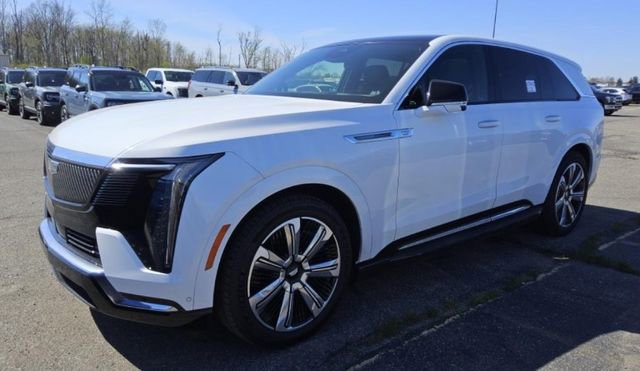 Certified 2025 Cadillac Escalade IQ Luxury 2 w/ LPO, Premium Carpet Package AWD/4WD image 6