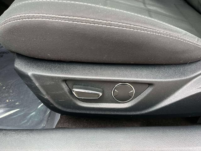 Certified 2018 Ford Mustang GT w/ Black Accent Pkg RWD image 24