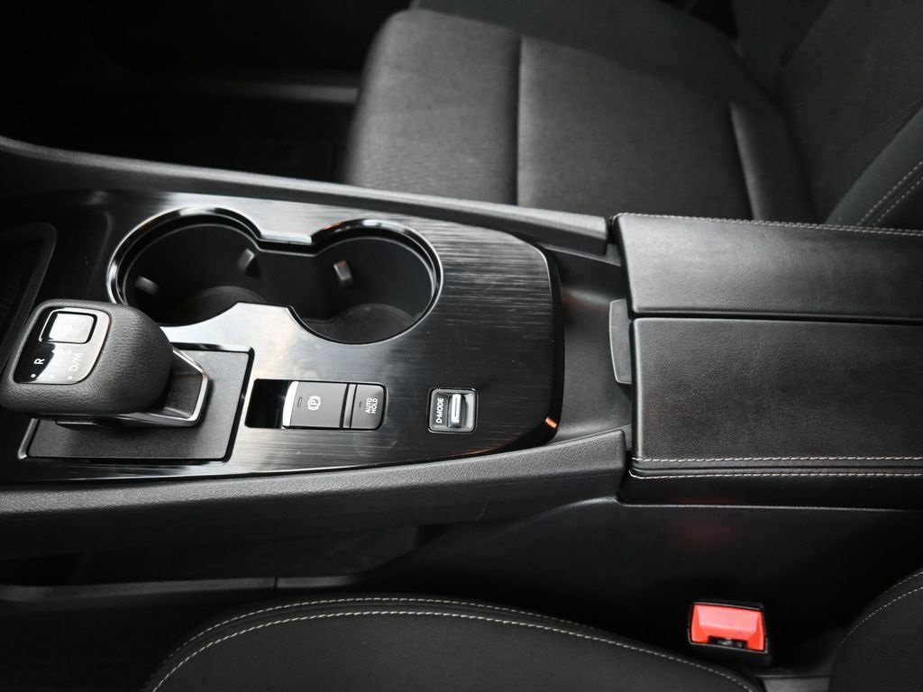 Used 2025 Nissan Rogue SV image 20